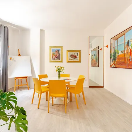 Just Here - L'artista Apartmán